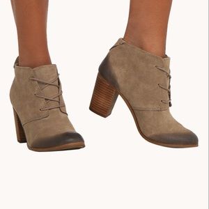 TOMS Lunata lace up bootie, taupe sz 7.5